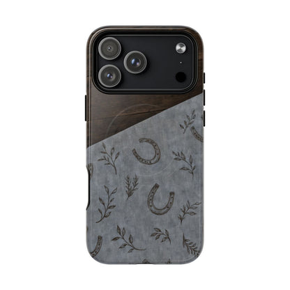 Horseshoe Charm Magnetic Case - iPhone 18 Pro Max